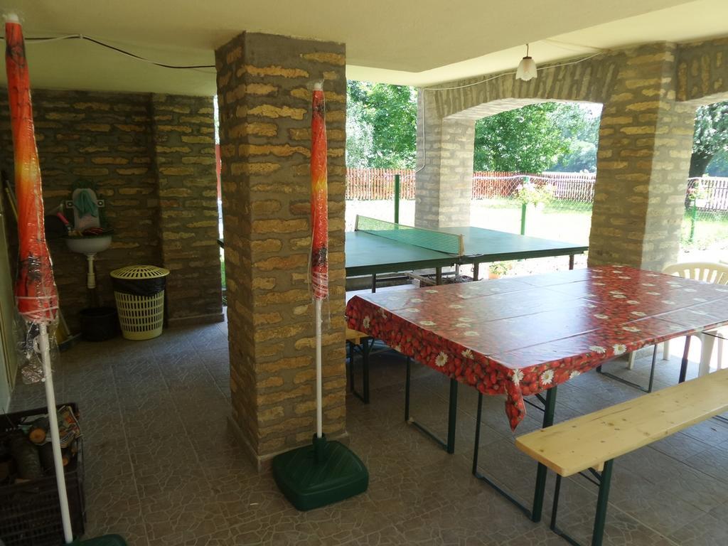 Tiszavirag Vendeghaz Villa Szeged Eksteriør billede
