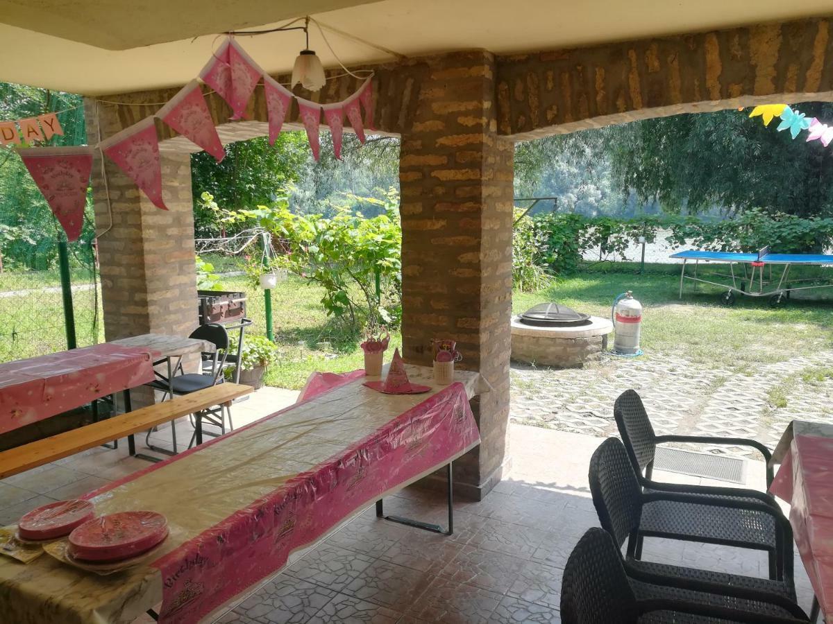 Tiszavirag Vendeghaz Villa Szeged Eksteriør billede